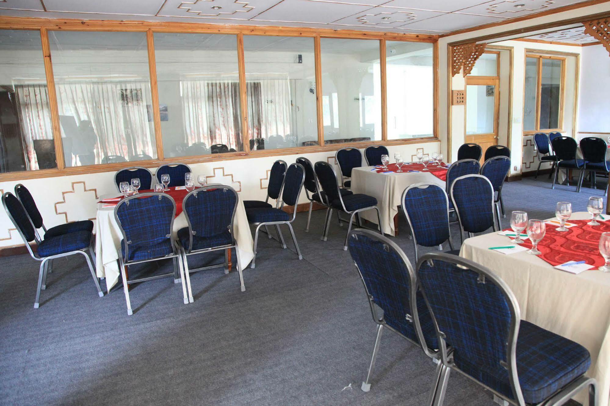 Hotel One Skardu Buitenkant foto